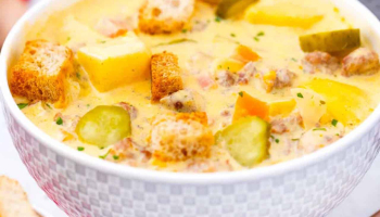 Crockpot Cheeseburger Soup